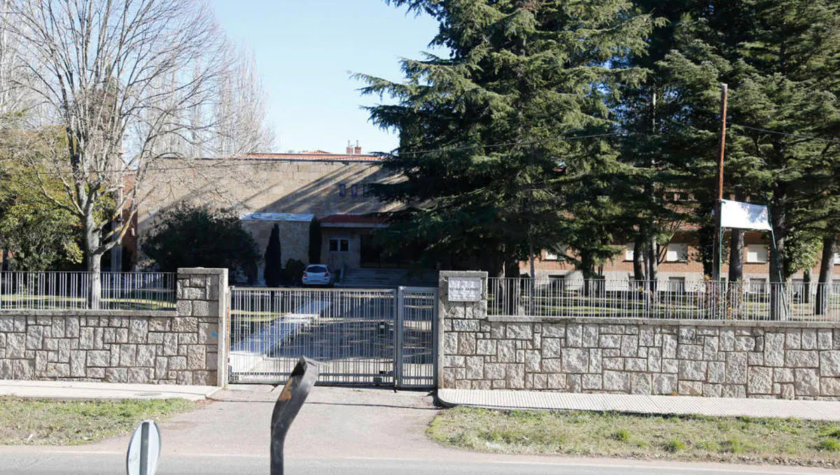 Difícil futuro para el colegio de Armenteros tras ser embargada en Salamanca su residencia