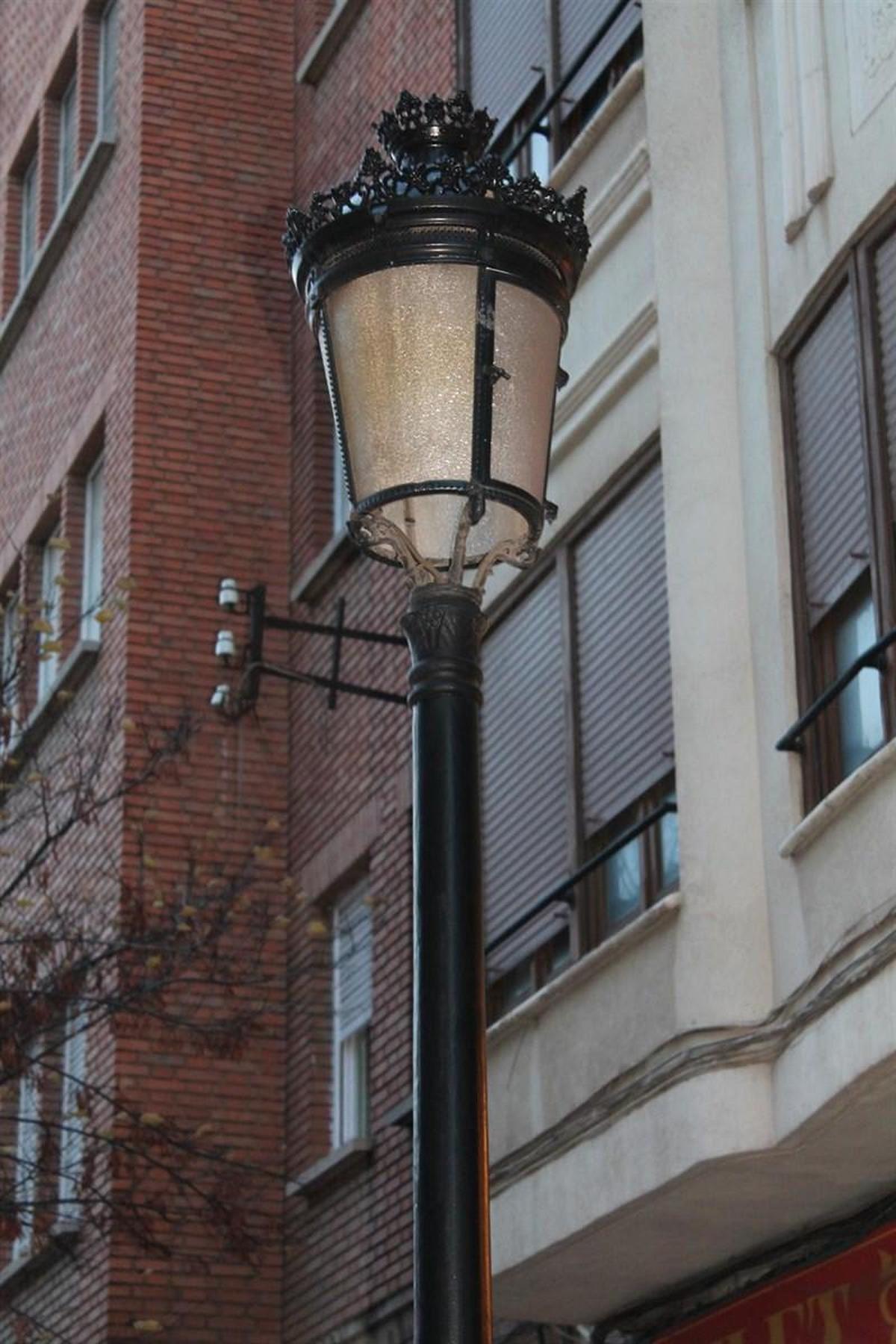 El barrio del Rollo mejora sus luminarias con tecnología LED para reducir el consumo energético