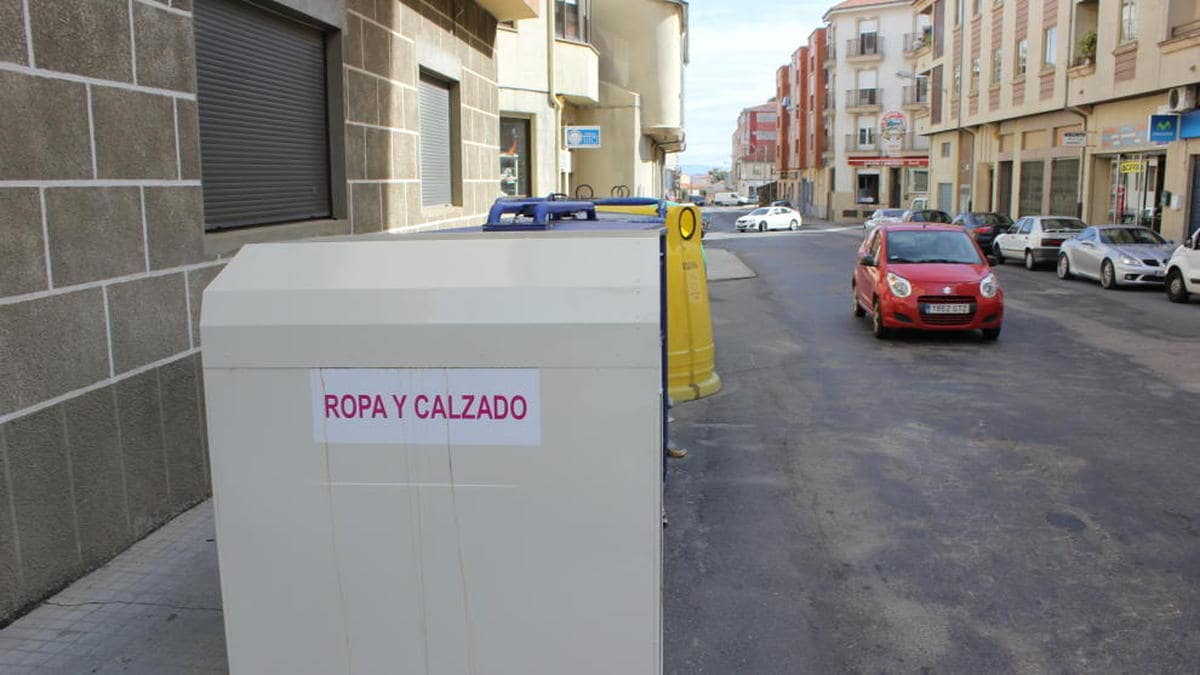 El servicio de recogida de ropa usada de Salamanca alcanza el millón de kilos