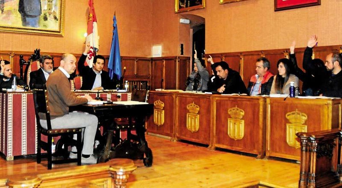 El alcalde de Miróbriga (PSOE) decidirá a qué actos religiosos asistirán los concejales