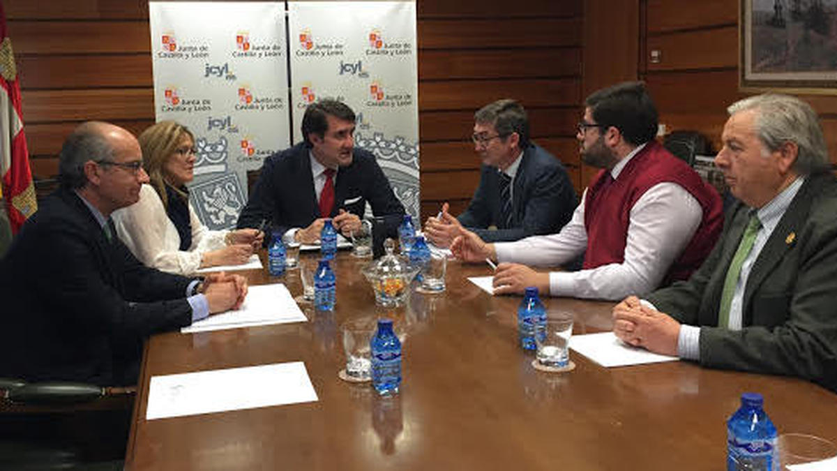 La Junta busca soluciones al problema del lobo con las diputaciones de Ávila, Salamanca y Zamora