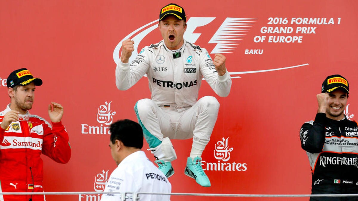Rosberg gana de principio a fin en una carrera en la que Alonso y Sainz abandonan