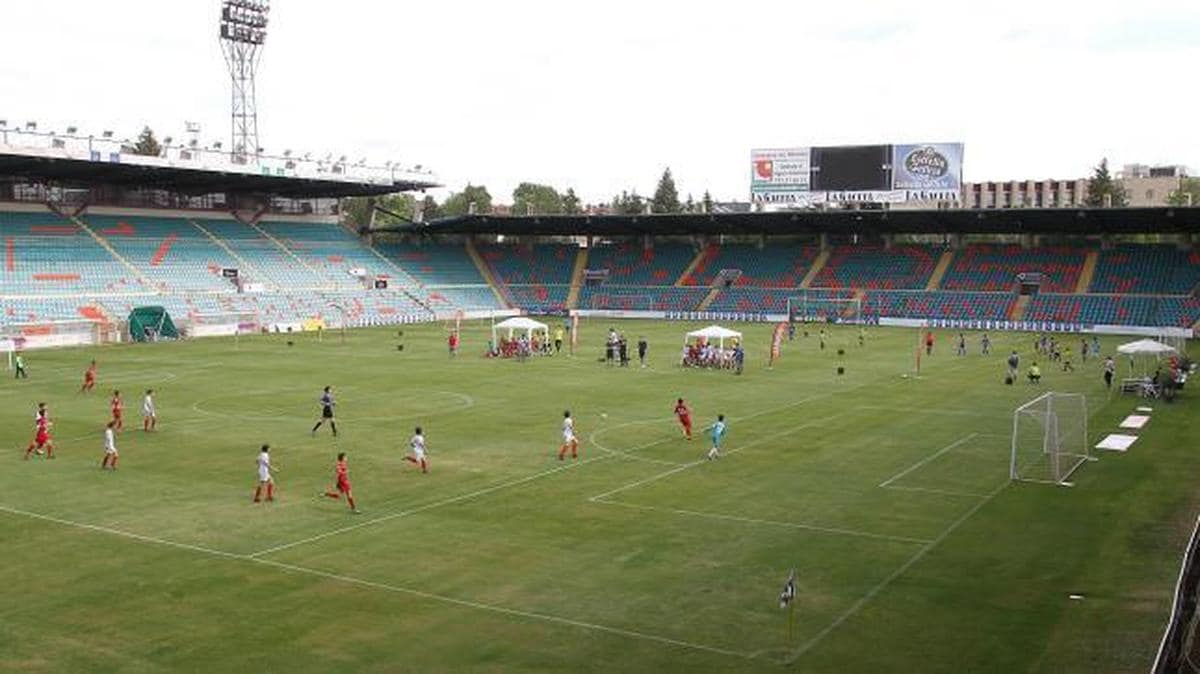 La vuelta del fútbol profesional al Helmántico, objetivo prioritario del nuevo dueño del estadio