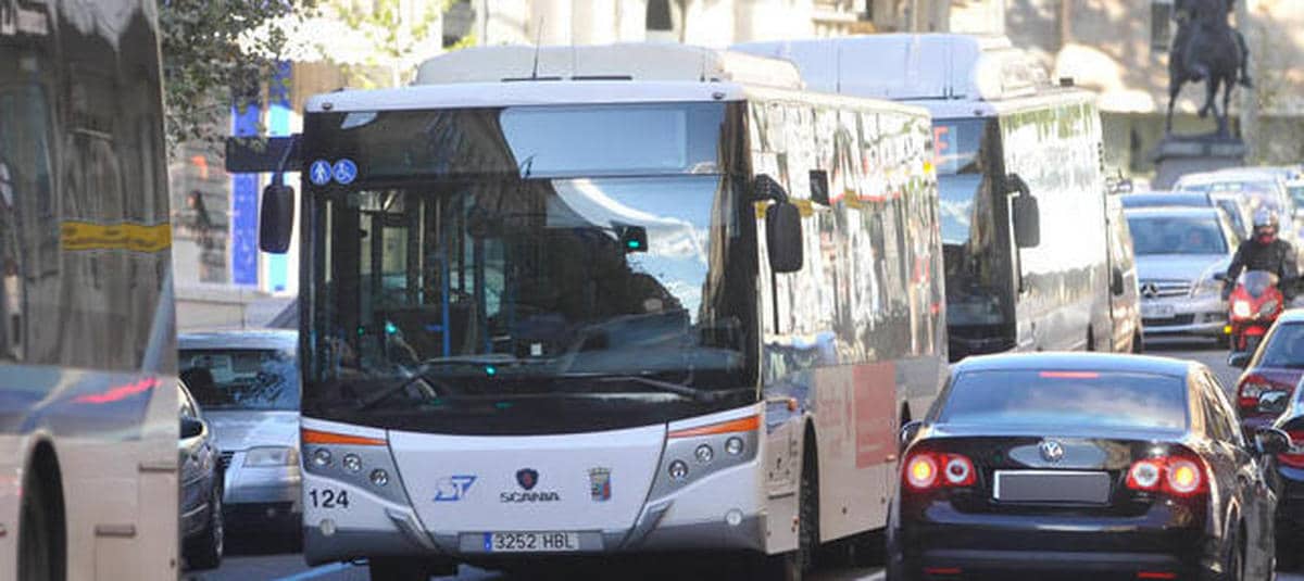 El autobús urbano llegará a La Aldehuela desde este lunes con la ampliación de la línea 12