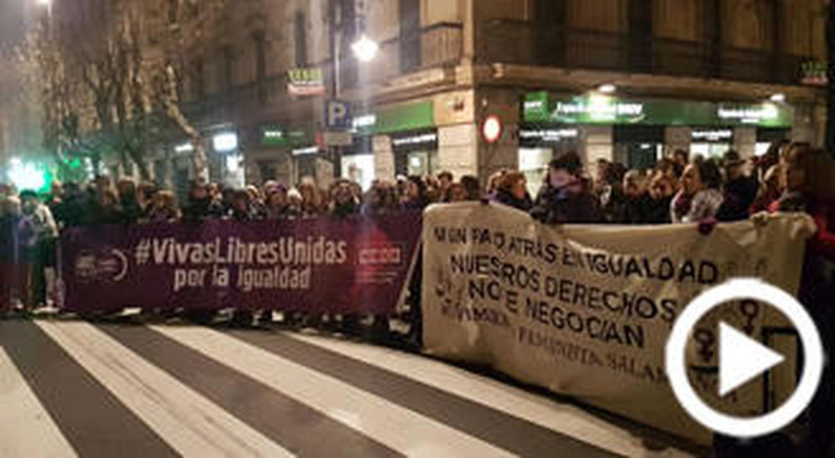 Las feministas gritan en Gran Vía contra las medidas de género de Vox