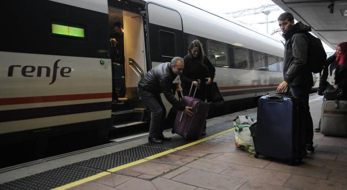 Confusa venta online de Renfe con horas duplicadas entre trenes Alvia y Avant