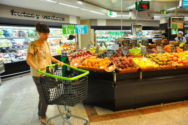 Los mejores y los peores supermercados para hacer la compra, según la última encuesta de la OCU