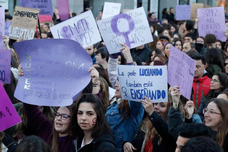 Salamanca vive otro 8M histórico con más de 25.000 personas