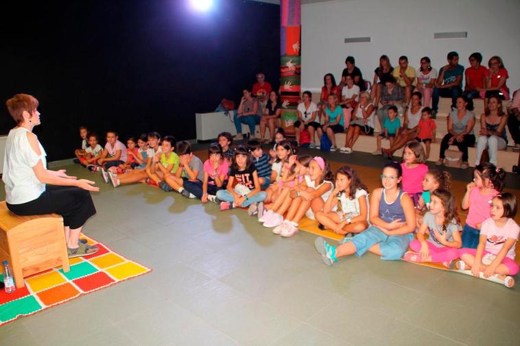 Animación a la lectura y teatro familiar.