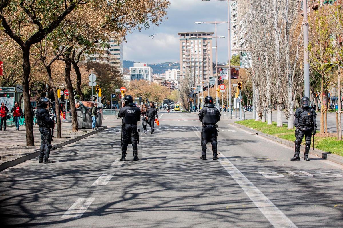 Siete detenidos en los altercados contra el acto de Vox en Barcelona