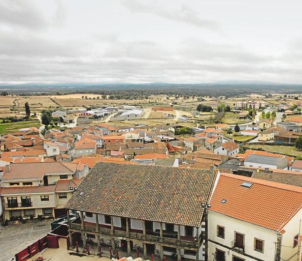 Vista general del núcleo urbano de Fuenteguinaldo.