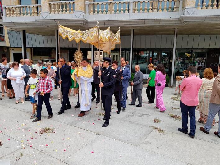 Las calles de Guijuelo acogen las celebraciones del Corpus