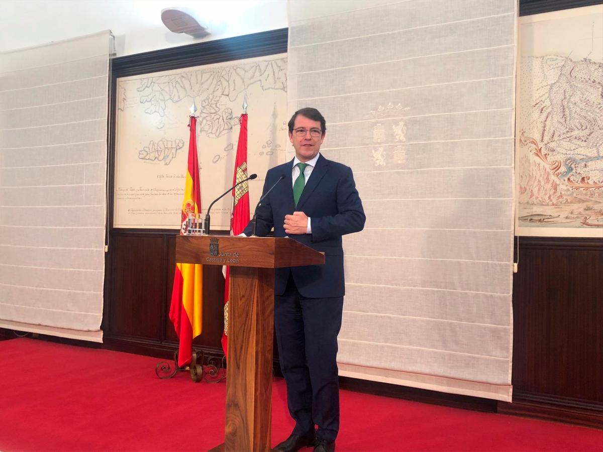 Alfonso Fernández Mañueco, durante la rueda de prensa.