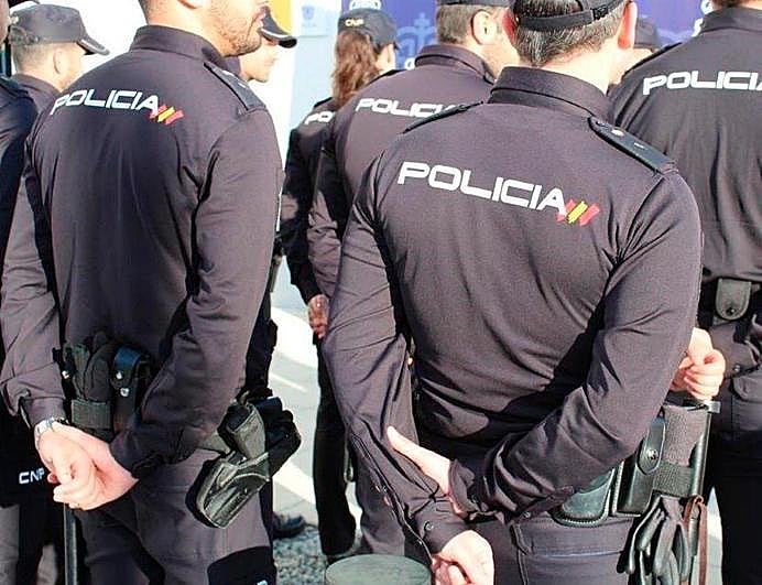 Agentes de la Policía Nacional.