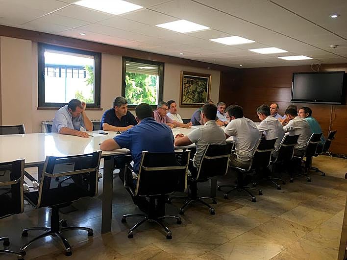 Mesa de cereales celebrada en la Lonja durante la mañana de este lunes.