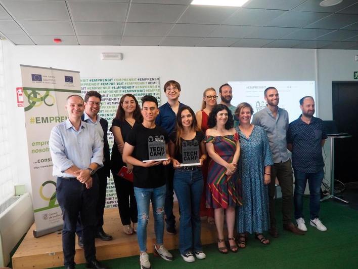 Los ganadores del premio Emprenbit Tech Camp 2019.