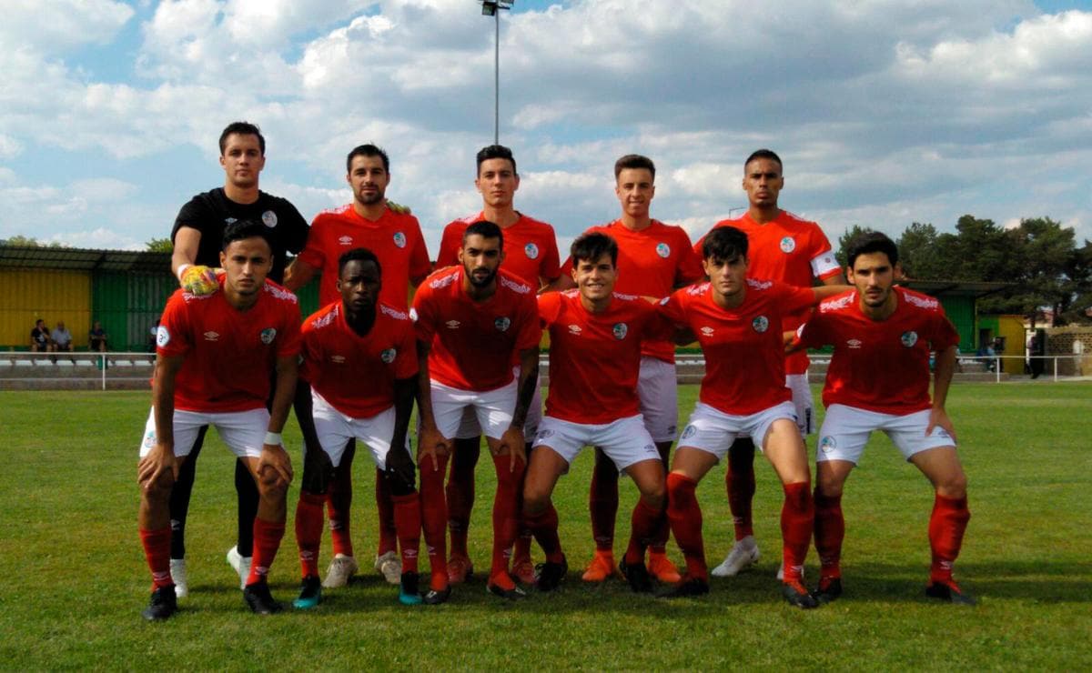 Once inicial del Salamanca B ante la Virgen del Camino.