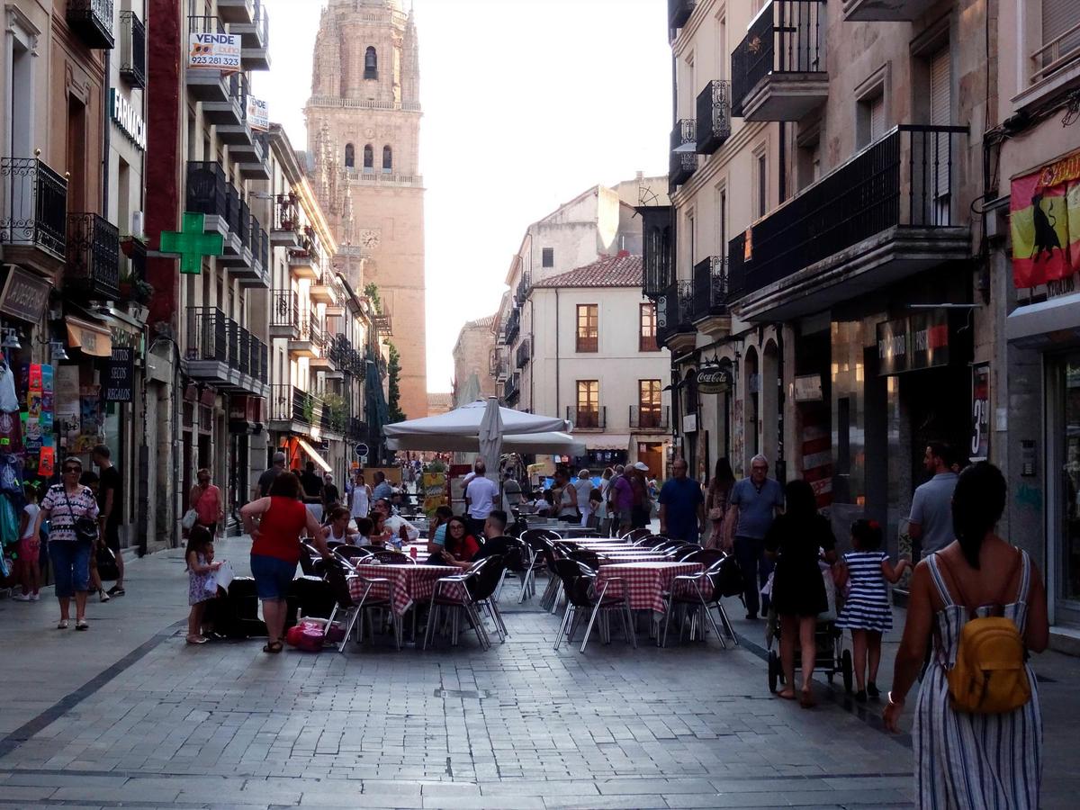 Terrazas de los restaurantes ubicados en la calle La Rúa.
