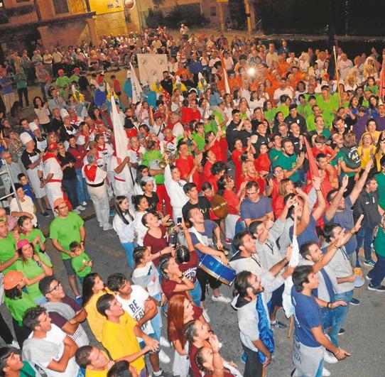 Despliegue de peñas, eufóricas capeas y desfiles en Mieza