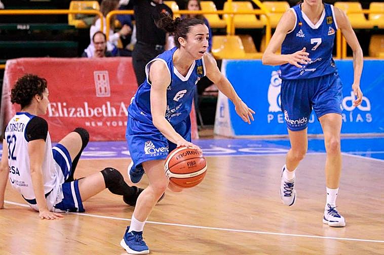 Silvia Domínguez continuará con el dorsal 6