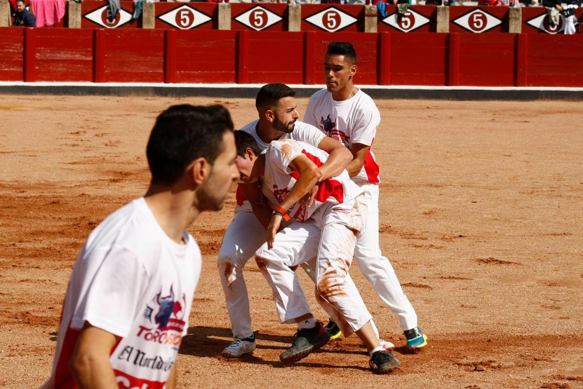 El recortador Javi García sufre una cogida en el concurso de recortes de La  Glorieta | La Gaceta de Salamanca