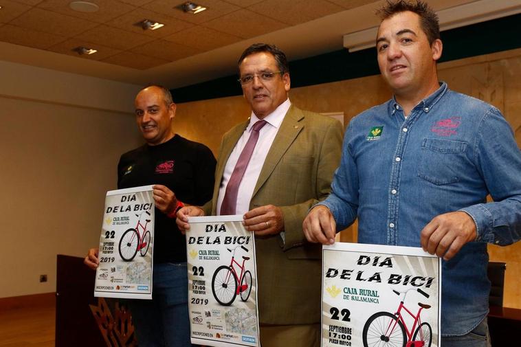 Salvador Hernández, Agustín Pérez y Oche Alonso, en la presentación del Día de la Bici I ALMEIDA