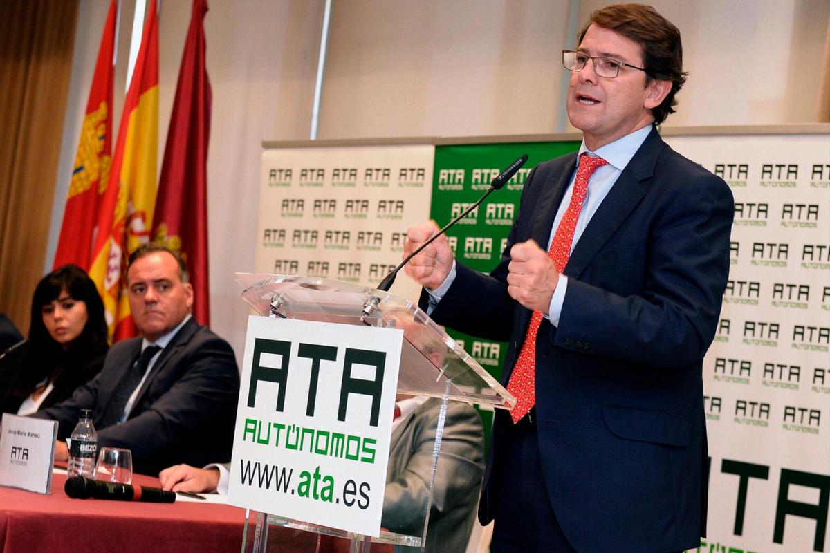 Alfonso Fernández Mañueco, durante la presentación de la medida.