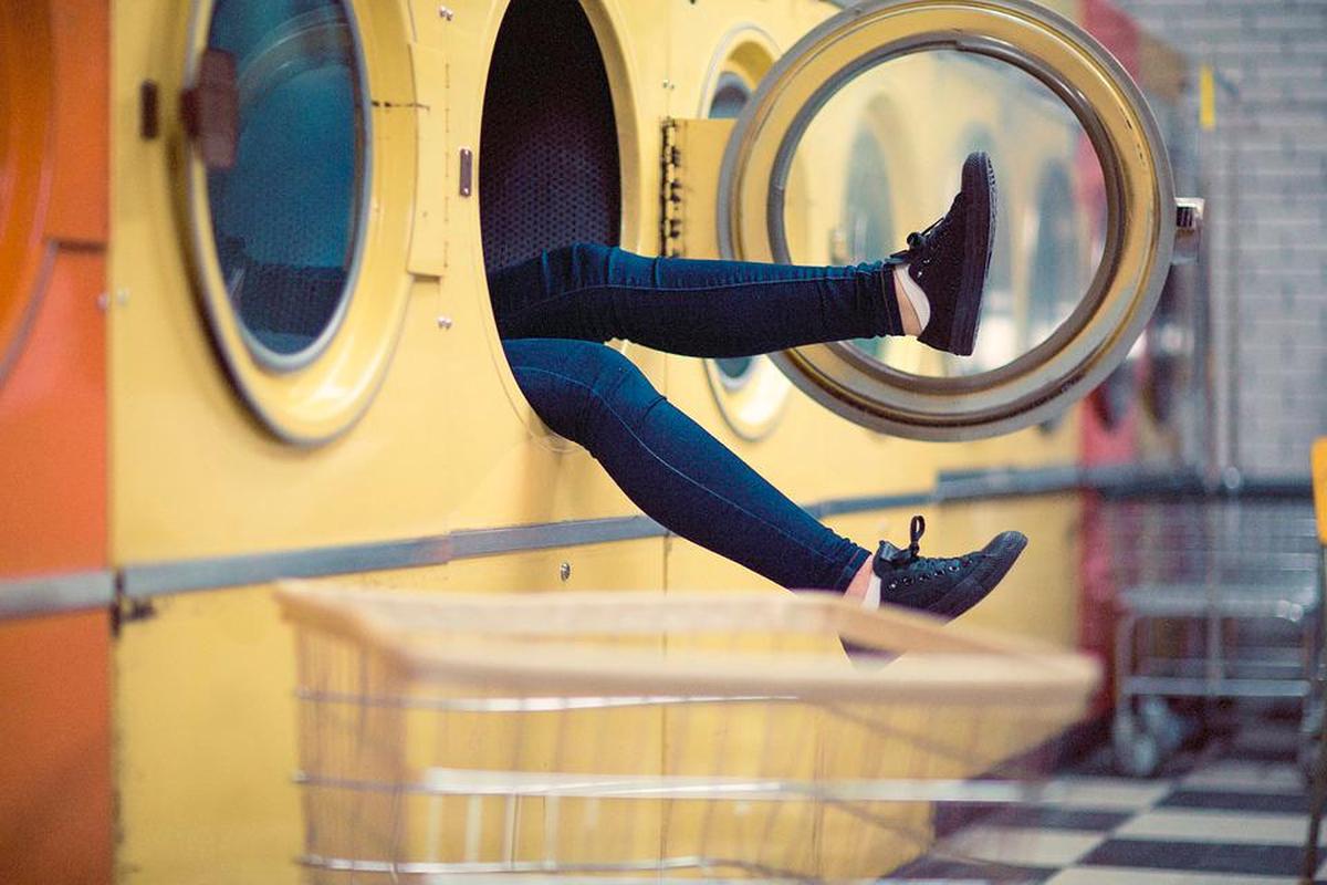Mantener la lavadora limpia ayuda a alargar su vida útil