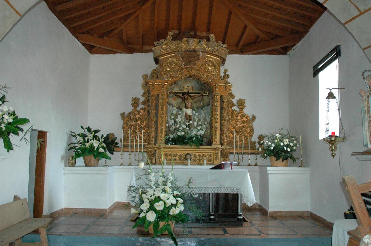 SERRADILLA DEL ARROYO. Interior de la ermita del Cristo.