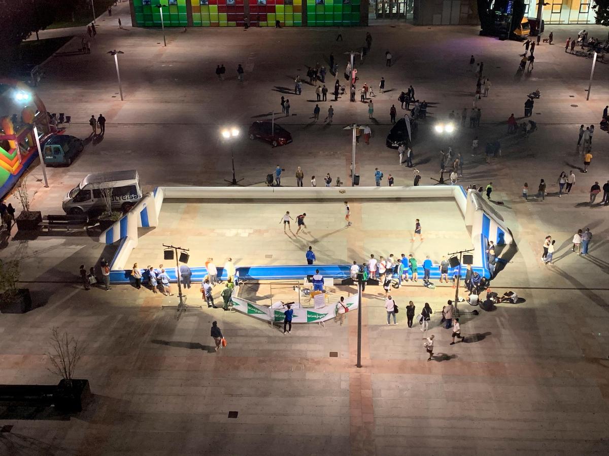 Espectacular vista de la pista donde se jugó el torneo en la plaza de la Concordia.