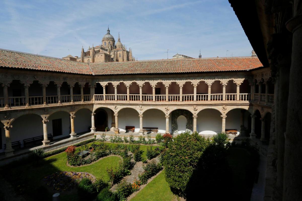 Claustro de las Dueñas.