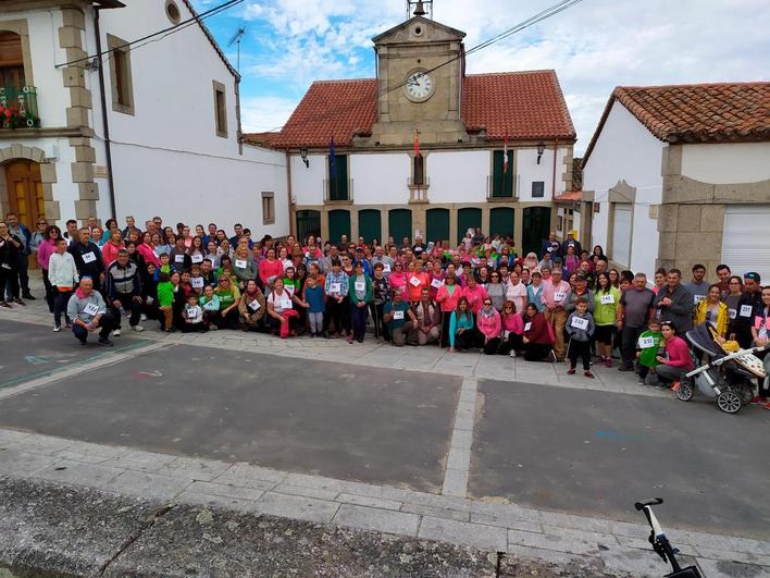 Los Santos celebra su jornada más solidaria: la localidad se vuelca en la marcha contra el cáncer