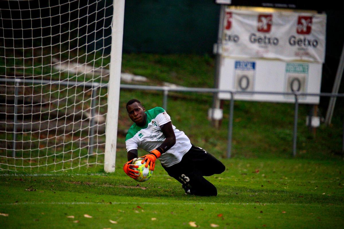 Taliby durante los entrenamientos previos al partido.