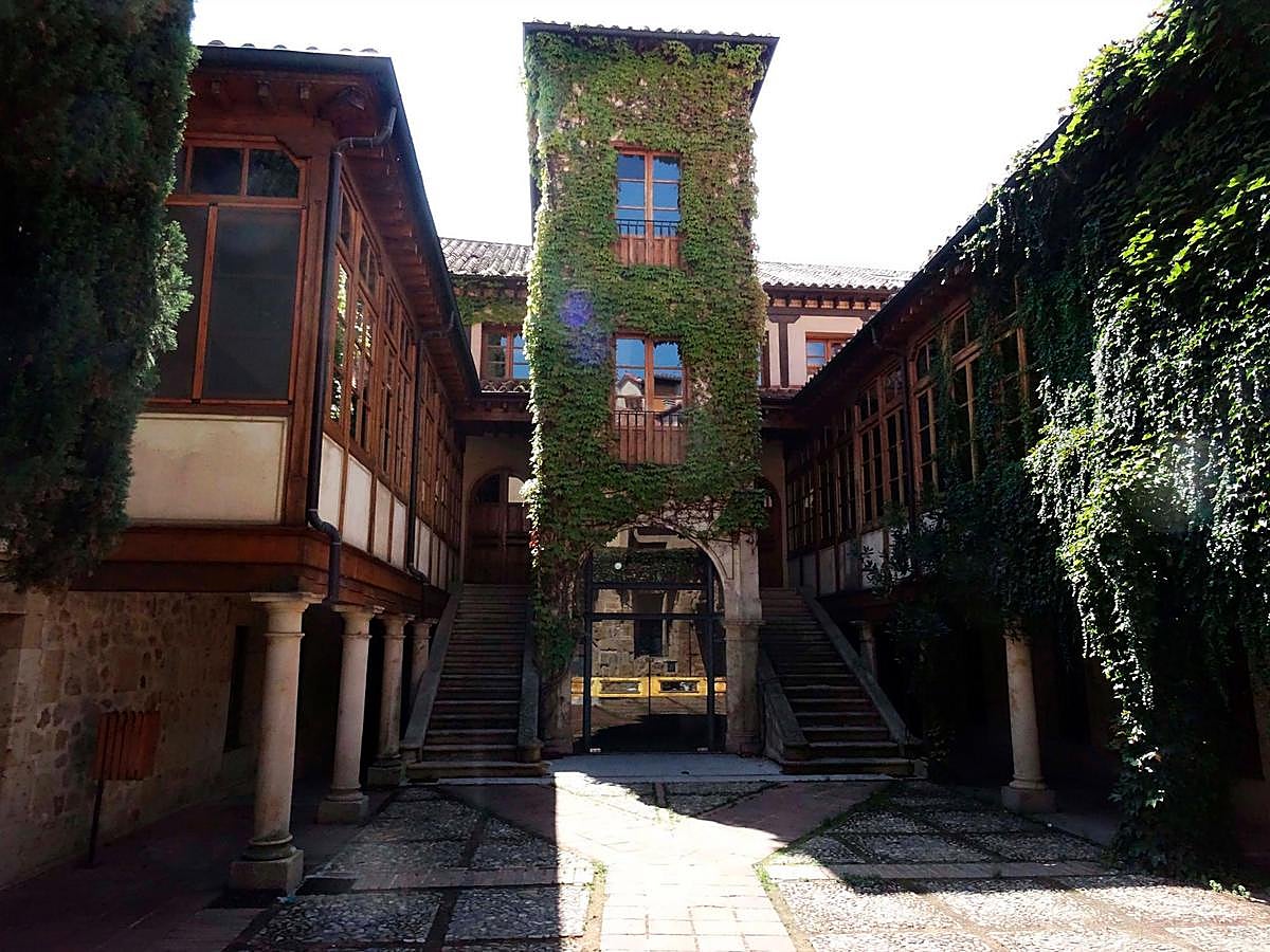 Imagen de la Fonda Veracruz y su patio central.