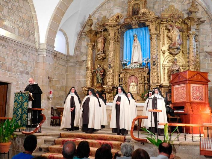 El retablo mayor de la iglesia de Sobradillo se tambalea