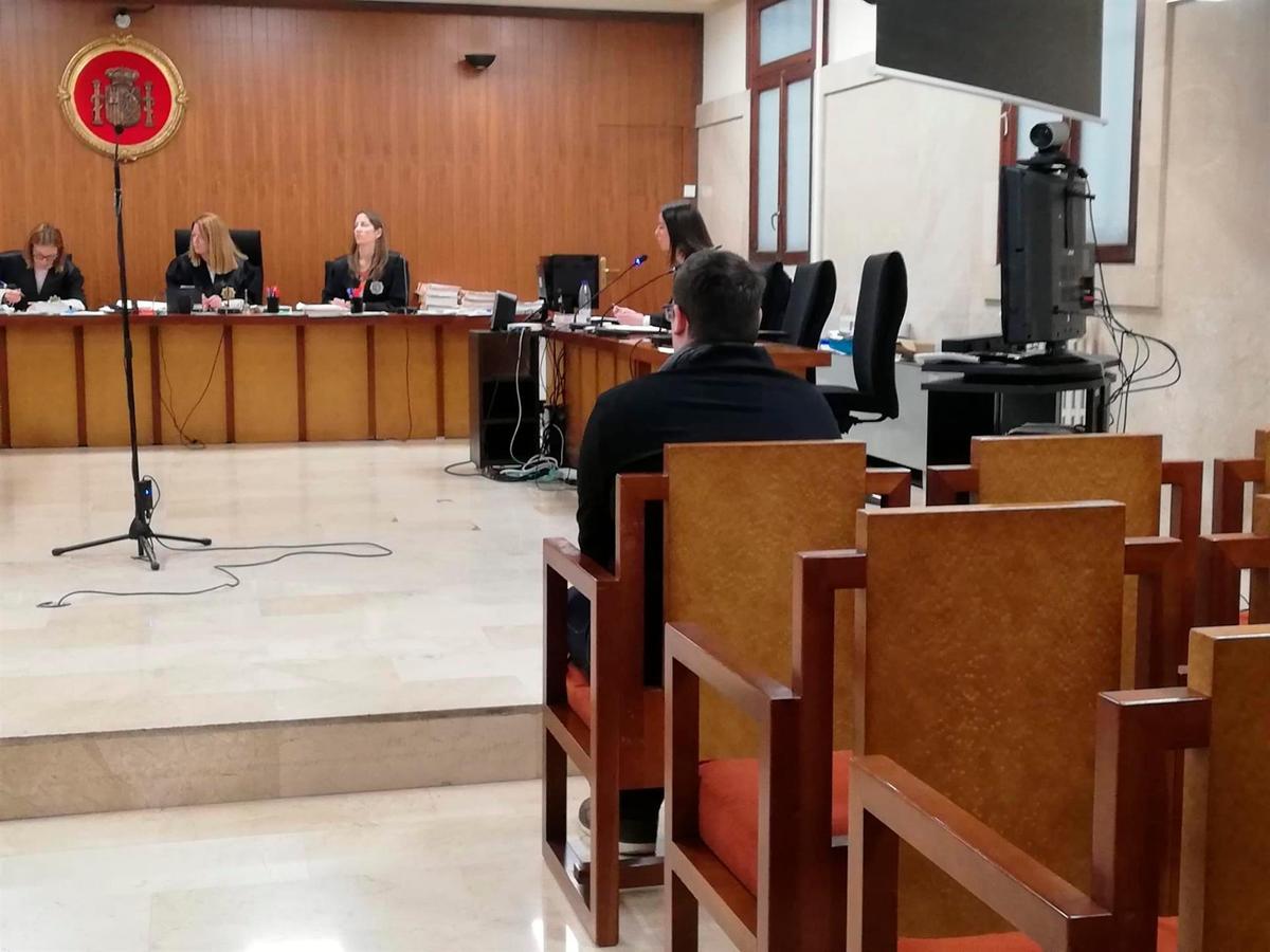 El acusado, durante el juicio.