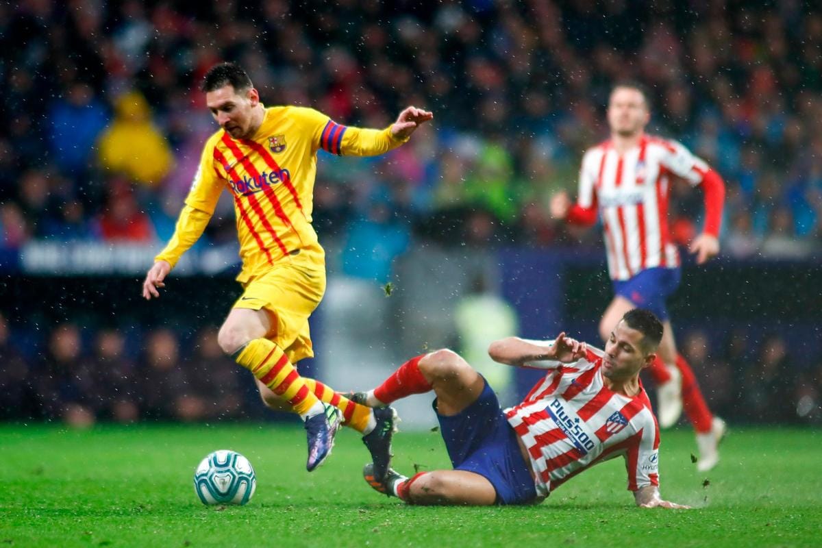Leo Messi junto a Vitolo.