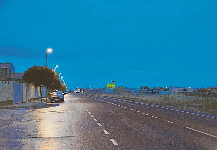 Las nuevas luminarias serán más eficientes y se podrán regular mediante telegestión.