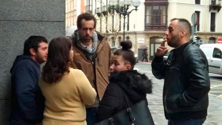 Familiares de la niña asesinada.