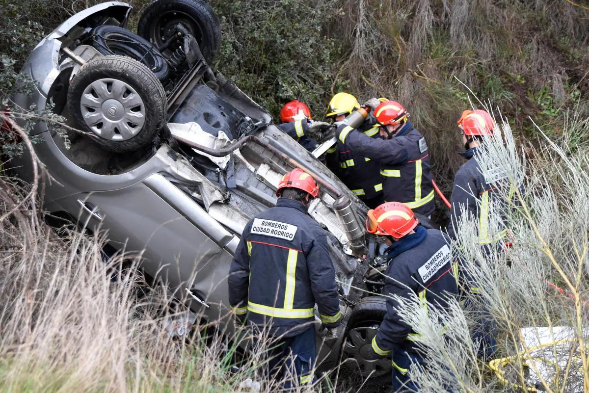 Accidente mortal por salida de vía en la SA-200 en Campillo de Azaba en 2019.