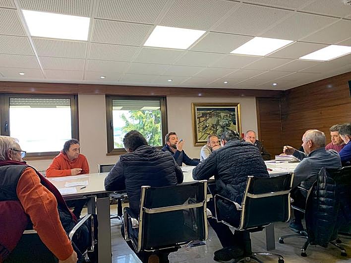 La cotización de los cerdos de bellota volvió a enfrentar a industriales y ganaderos en la Lonja de Salamanca.