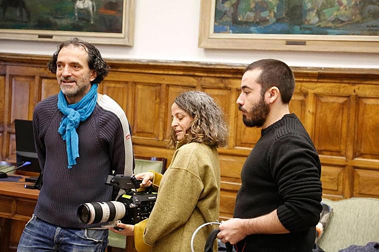 Los directores salmantinos Chema de la Peña y Mariela Artiles, en el Casino.