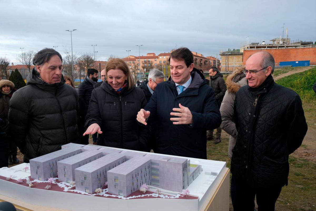 Carlos García Carbayo, María Isabel Blanco, Alfonso Fernández Mañueco y Javier Iglesias. | Fotos: CUESTA