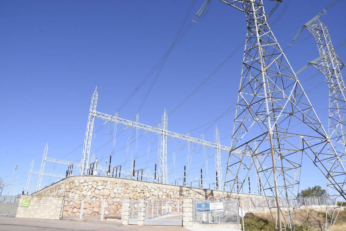 Central eléctrica instalada en la localidad de Villarino de los Aires.