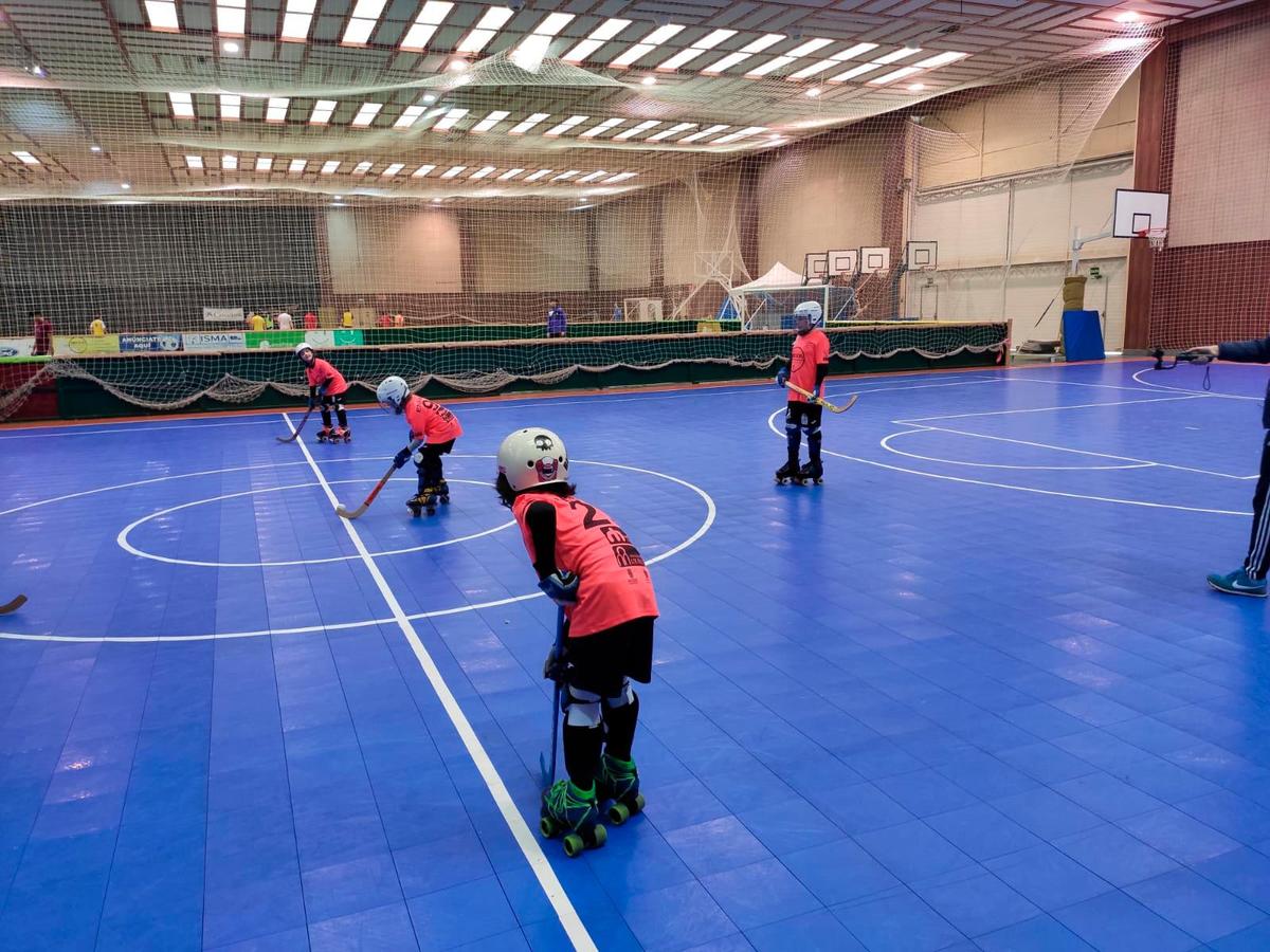 Uno de los entrenamientos de la Escuela Hockey Charro.