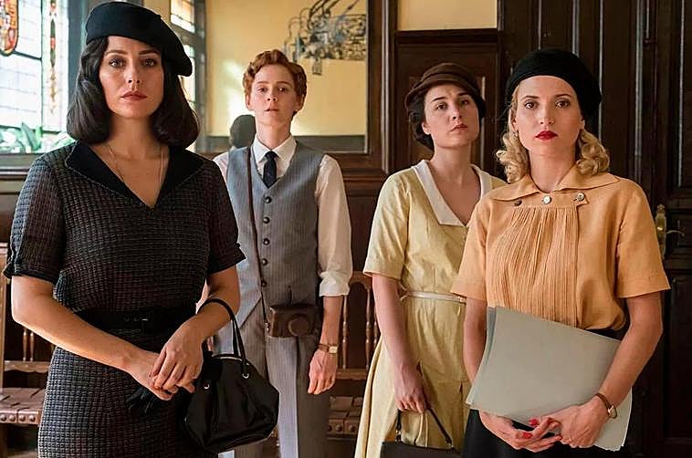 Blanca Suárez, Ana Polvorosa, Nadia de Santiago y Ana Fernández en “Las chicas del cable”.