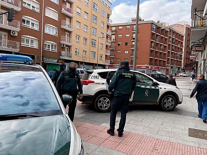 Registro de la Guardia Civil en la casa de uno de los protagonistas del último asalto en Cabrerizos.