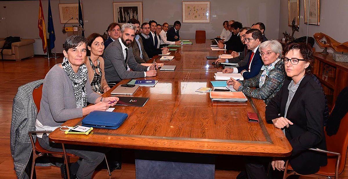 Mesa negociadora del primer Convenio Colectivo del fútbol femenino español.