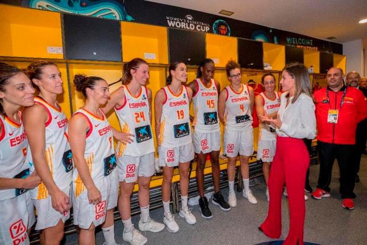 La Reina Letizia con la Selección en la Copa del Mundo 2019 .