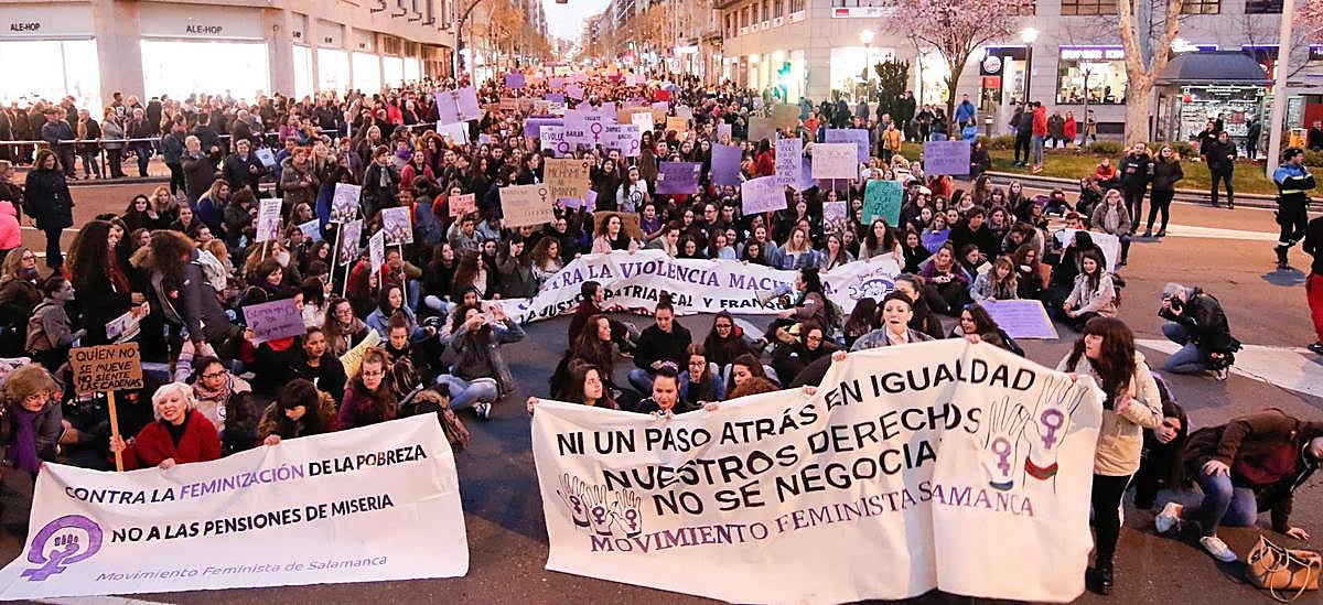 Asistentes a la manifestación convocada el año pasado el 8M.